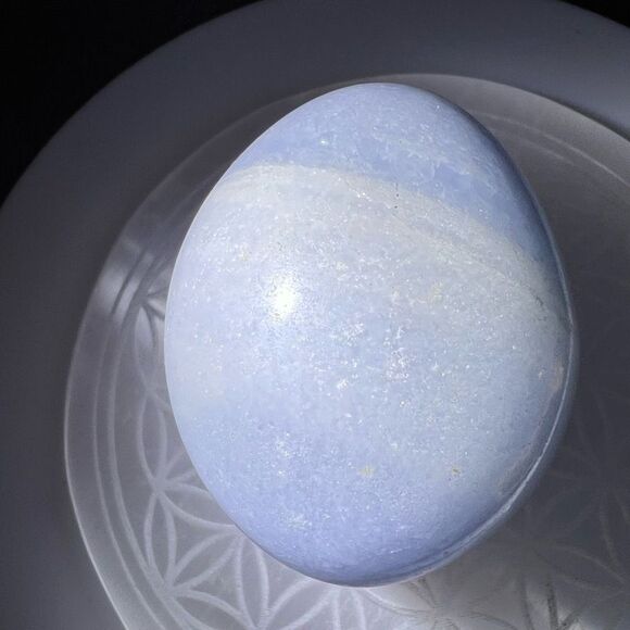 Celestine Crystal‎ Egg Meditation Stone - Picture 7 of 12